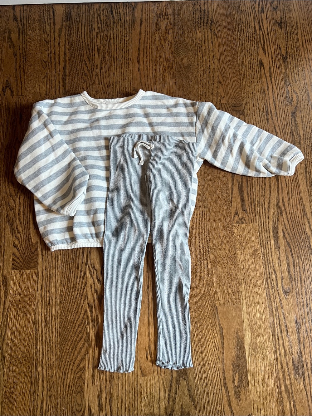Zara Striped Sweatshirt & Ribbed Leggings Set - Light Gray